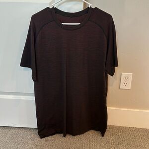 Lululemon T-Shirt